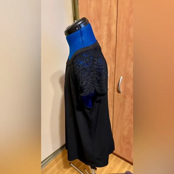 Torrid Blouse with Lace Cap Sleeves - Picture 5 of 8